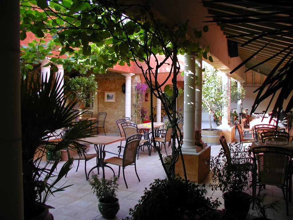 Pousterle De Sabran - Piscine & Hammam Apartment Exterior photo