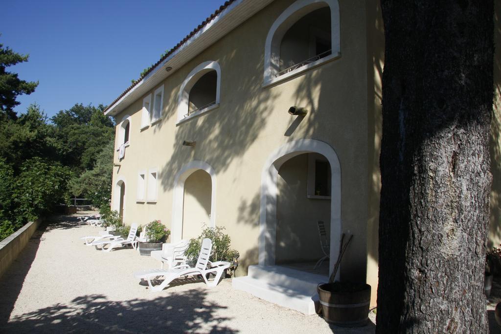 Pousterle De Sabran - Piscine & Hammam Apartment Exterior photo